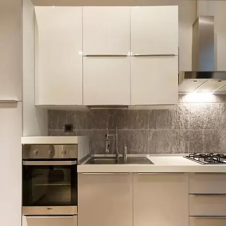 Mony Apartment *